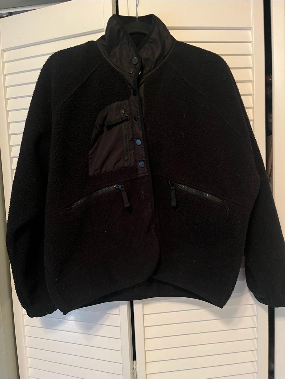 Women's Black Fleece Jacket with Zip Pockets